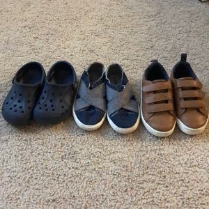 Bundle of toddler shoes size 8